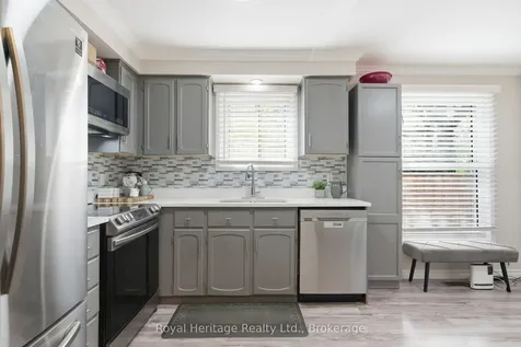 24 Summerlea Court Clarington ON L1E 1B5