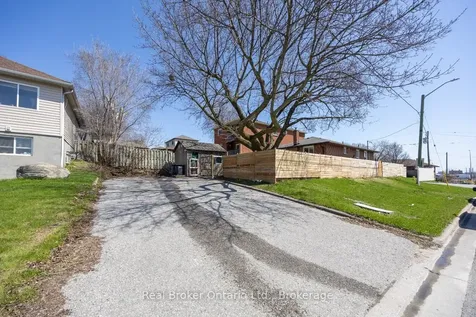 324 College Avenue Oshawa ON L1J 1S1