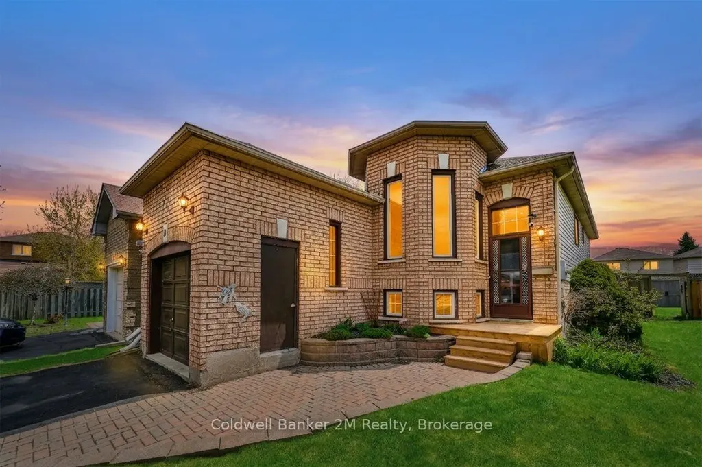 21 Birmingham Avenue Clarington ON L1C 4Z6
