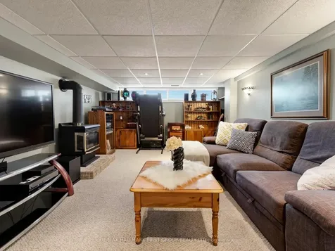 715 Lublin Avenue Pickering ON L1W 1Z1