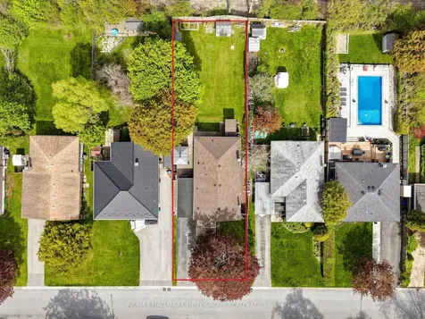 715 Lublin Avenue Pickering ON L1W 1Z1