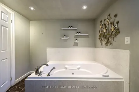62 Albery Crescent Ajax ON L1S 2Y3