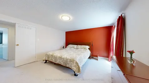 68 Phalen Crescent Toronto ON M1V 1Y6