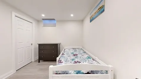 68 Phalen Crescent Toronto ON M1V 1Y6