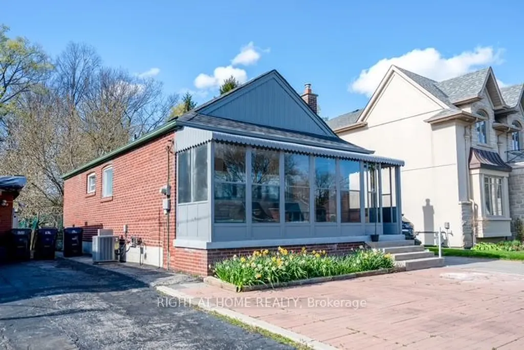 148 Glen Albert Drive Toronto ON M4B 1J3