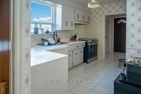 148 Glen Albert Drive Toronto ON M4B 1J3