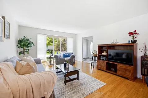 796 Batory Avenue Pickering ON L1W 2W3