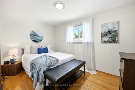 796 Batory Avenue Pickering ON L1W 2W3