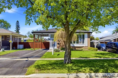 796 Batory Avenue Pickering ON L1W 2W3
