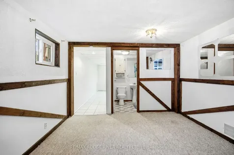 796 Batory Avenue Pickering ON L1W 2W3