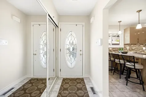 796 Batory Avenue Pickering ON L1W 2W3