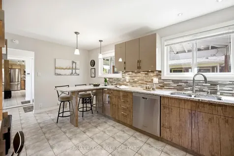 796 Batory Avenue Pickering ON L1W 2W3