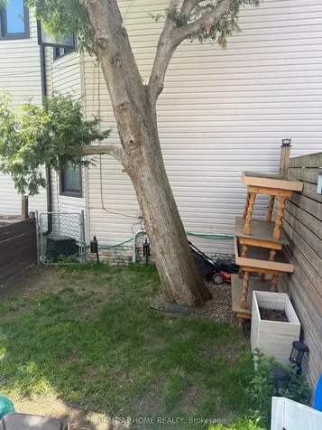 106 Donlands Avenue Toronto ON M4J 3P1