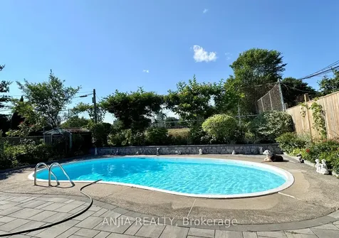 36 Birchard Street Toronto ON M1T 1Z2