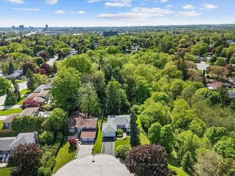 104 Marwin Road Ajax ON L1S 6J5