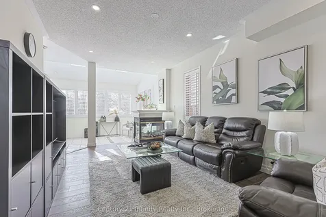 59 Splendor Drive Whitby ON L1P 1X5