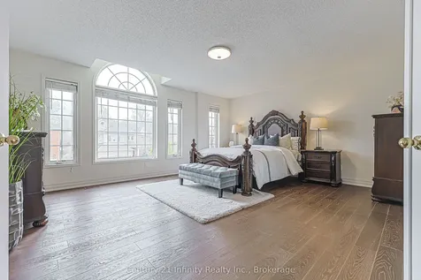 59 Splendor Drive Whitby ON L1P 1X5