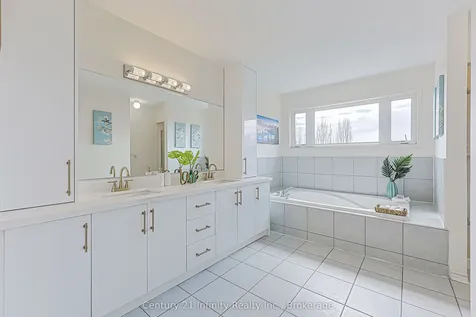 59 Splendor Drive Whitby ON L1P 1X5