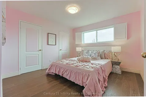 59 Splendor Drive Whitby ON L1P 1X5