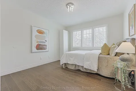 59 Splendor Drive Whitby ON L1P 1X5