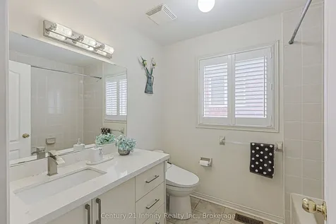 59 Splendor Drive Whitby ON L1P 1X5