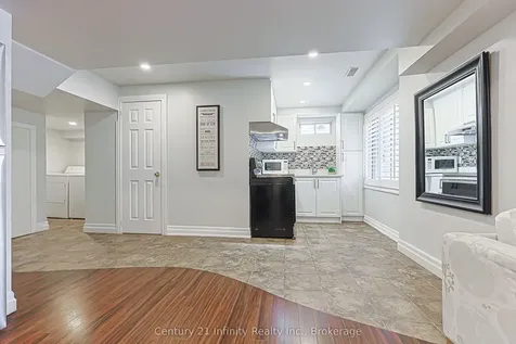 59 Splendor Drive Whitby ON L1P 1X5