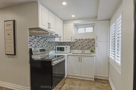 59 Splendor Drive Whitby ON L1P 1X5