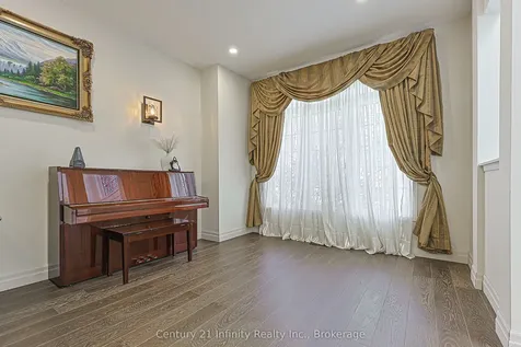 59 Splendor Drive Whitby ON L1P 1X5