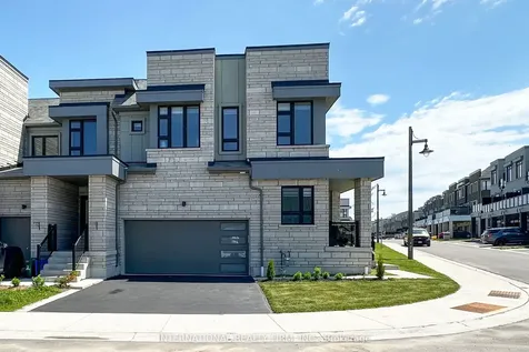 11 Caspian Square Clarington ON L1C 7G3
