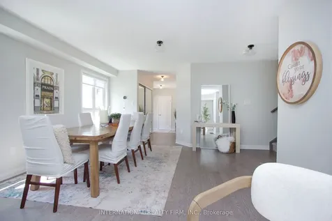 11 Caspian Square Clarington ON L1C 7G3