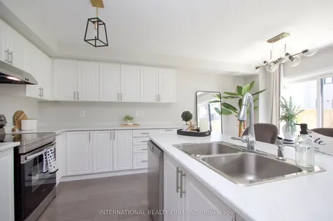 11 Caspian Square Clarington ON L1C 7G3