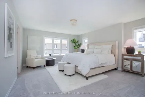 11 Caspian Square Clarington ON L1C 7G3