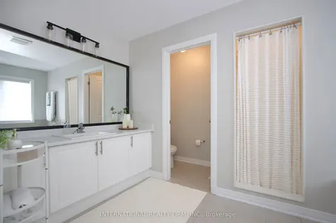 11 Caspian Square Clarington ON L1C 7G3