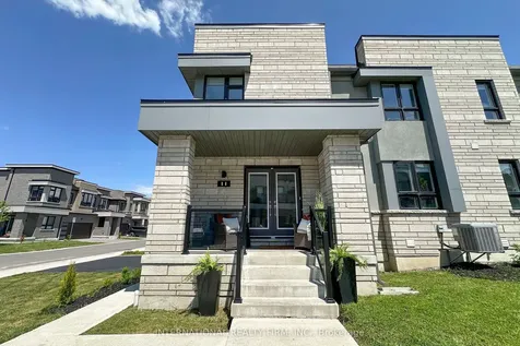 11 Caspian Square Clarington ON L1C 7G3
