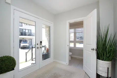 11 Caspian Square Clarington ON L1C 7G3