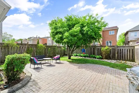 16 May Apple Terrace Toronto ON M1E 5J8