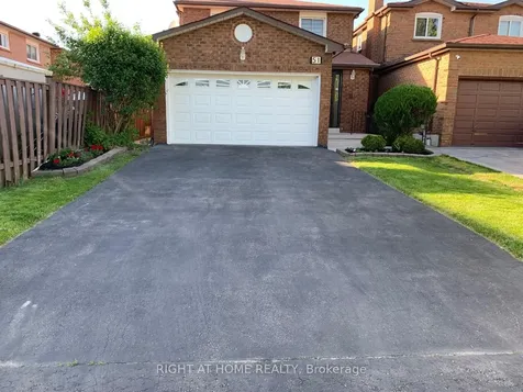 51 Burnt Bark Drive Toronto ON M1V 3J6