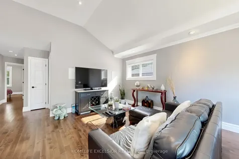 27 Japonica Road Toronto ON M1R 4S1