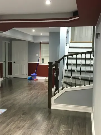 731 Swan Place Pickering ON L1X 2V7