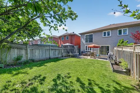 731 Swan Place Pickering ON L1X 2V7