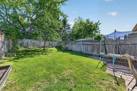 731 Swan Place Pickering ON L1X 2V7