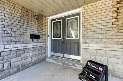 731 Swan Place Pickering ON L1X 2V7