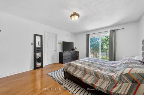 731 Swan Place Pickering ON L1X 2V7