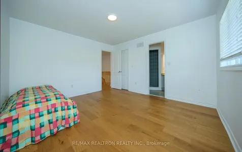 28 Lioba Drive Toronto ON M1L 4V1