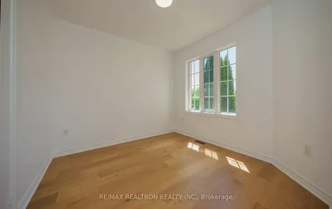 28 Lioba Drive Toronto ON M1L 4V1