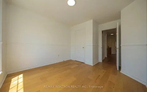 28 Lioba Drive Toronto ON M1L 4V1