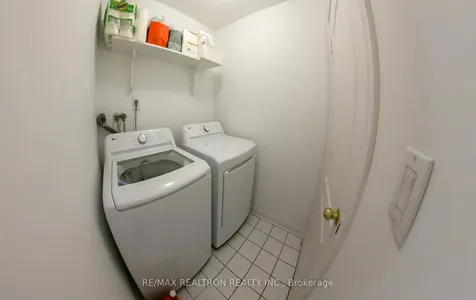28 Lioba Drive Toronto ON M1L 4V1