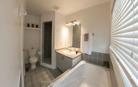 28 Lioba Drive Toronto ON M1L 4V1