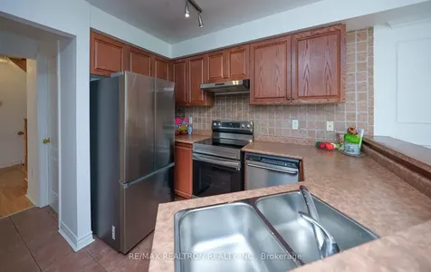 28 Lioba Drive Toronto ON M1L 4V1