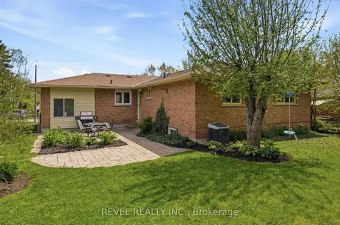39 Anstead Crescent Ajax ON L1S 3X4
